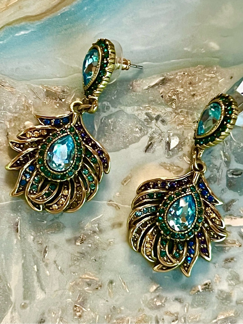 NWT Heidi Daus Pretty As A Peacock Crystal Feather Earrings - Picture 12 of 16